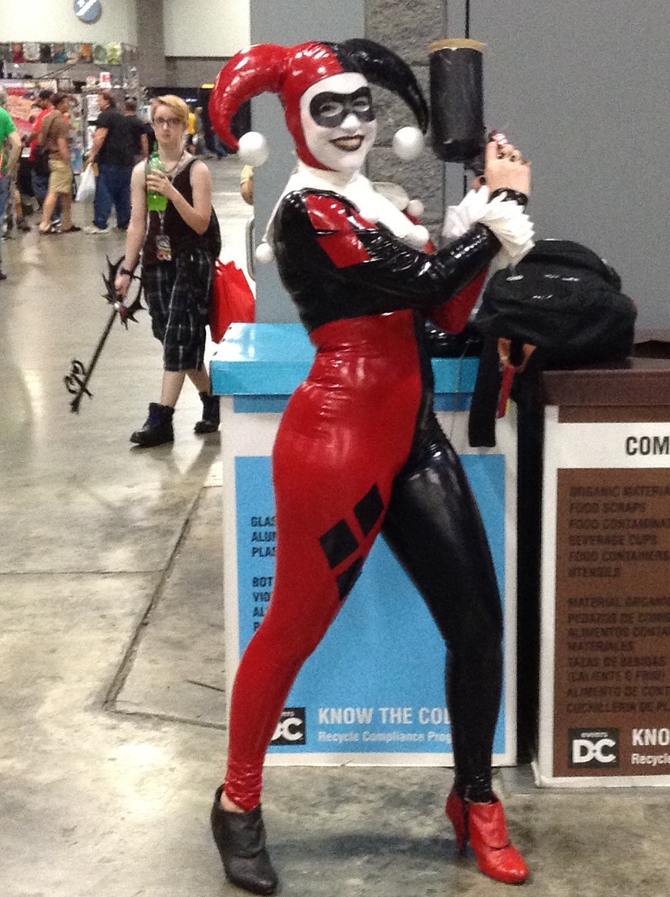 Awesomecon! Friday Cosplay Roundup – Comicsheatingup